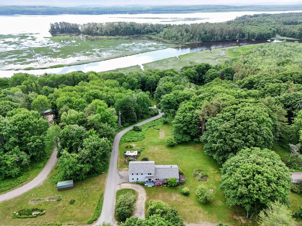 520 Bay Road Bowdoinham ME 04008