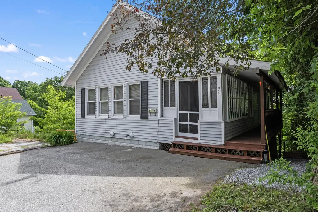 20 Hazel Street Auburn ME 04210