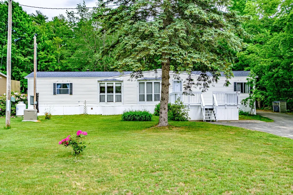 11 Harrison Road Naples ME 04055
