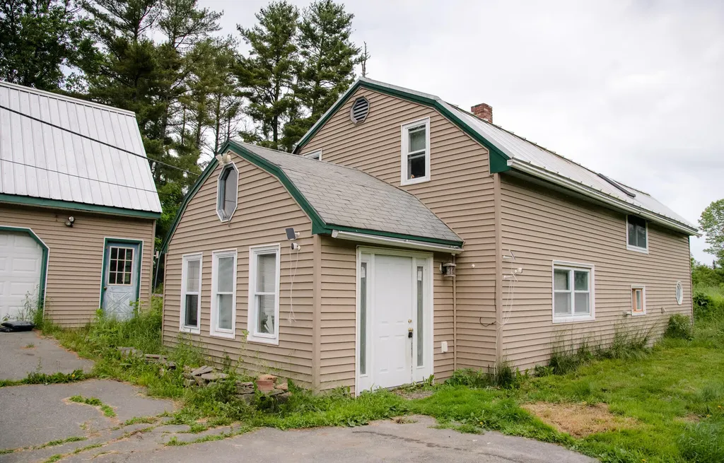 752 Norridgewock Road Fairfield ME 04937