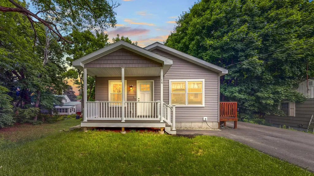 14 Weaver Street Auburn ME 04210
