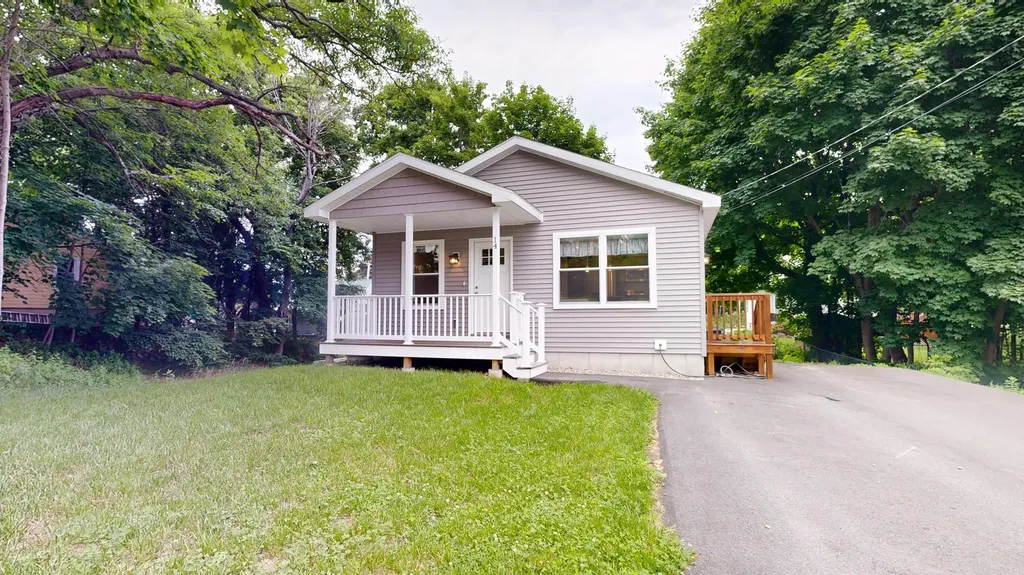 14 Weaver Street Auburn ME 04210