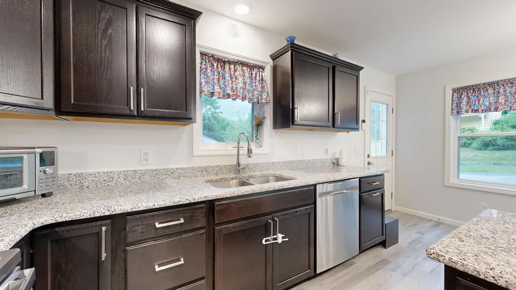 14 Weaver Street Auburn ME 04210