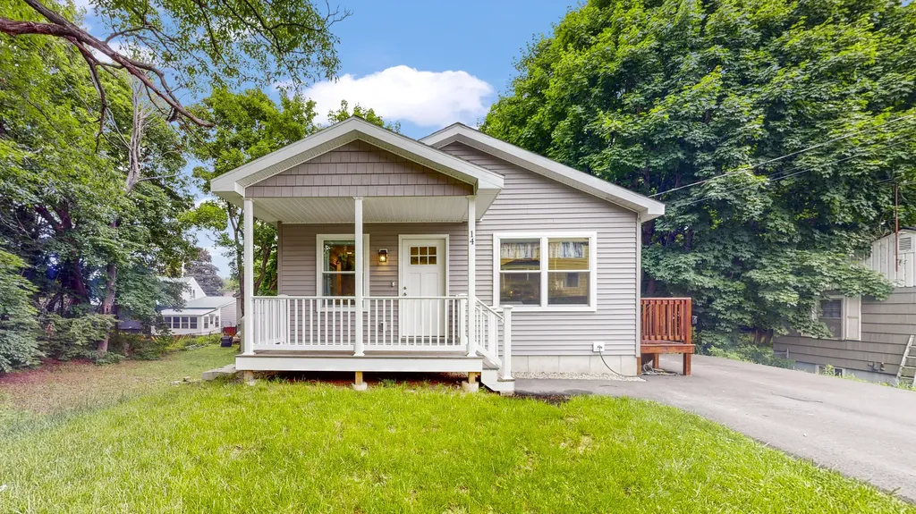 14 Weaver Street Auburn ME 04210