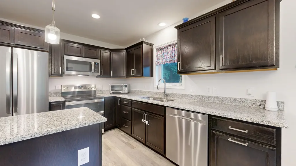 14 Weaver Street Auburn ME 04210