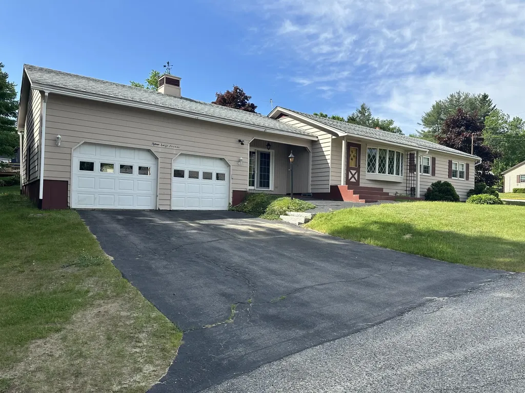 15 Swift Avenue Rumford ME 04276