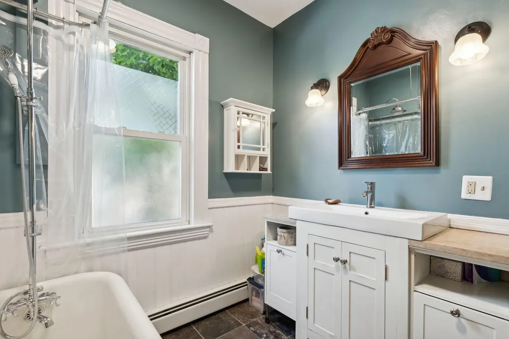 49 Clifton Street Portland ME 04101