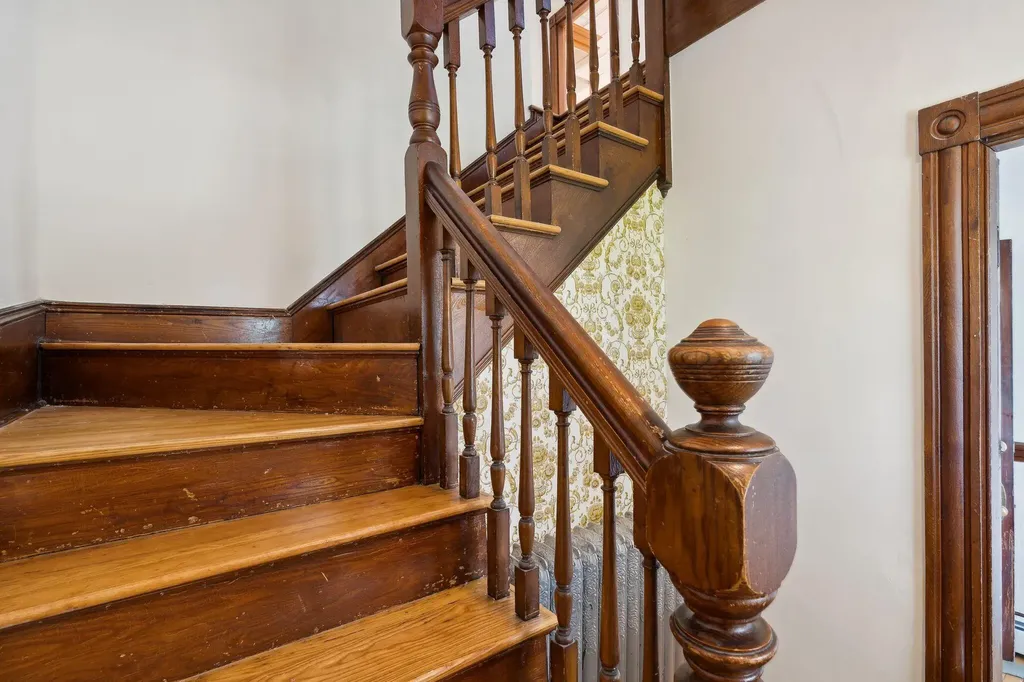 49 Clifton Street Portland ME 04101