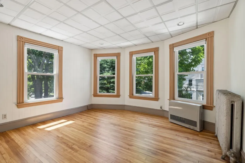 49 Clifton Street Portland ME 04101