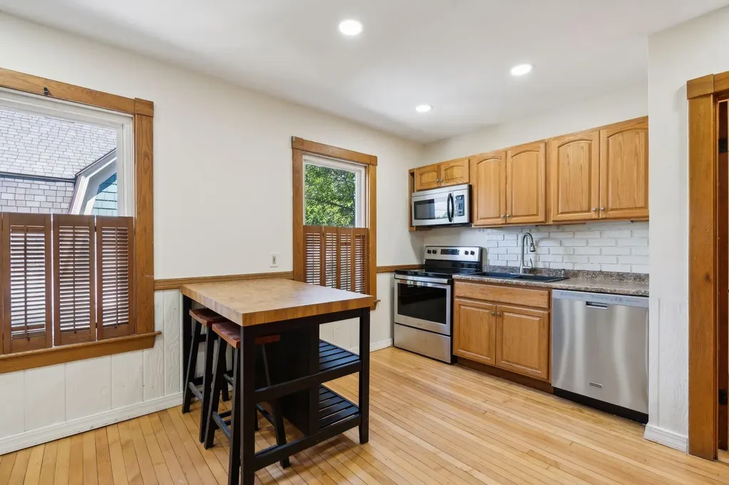 49 Clifton Street Portland ME 04101
