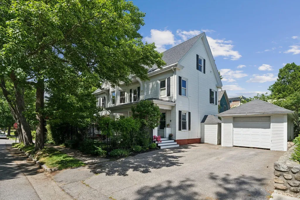49 Clifton Street Portland ME 04101