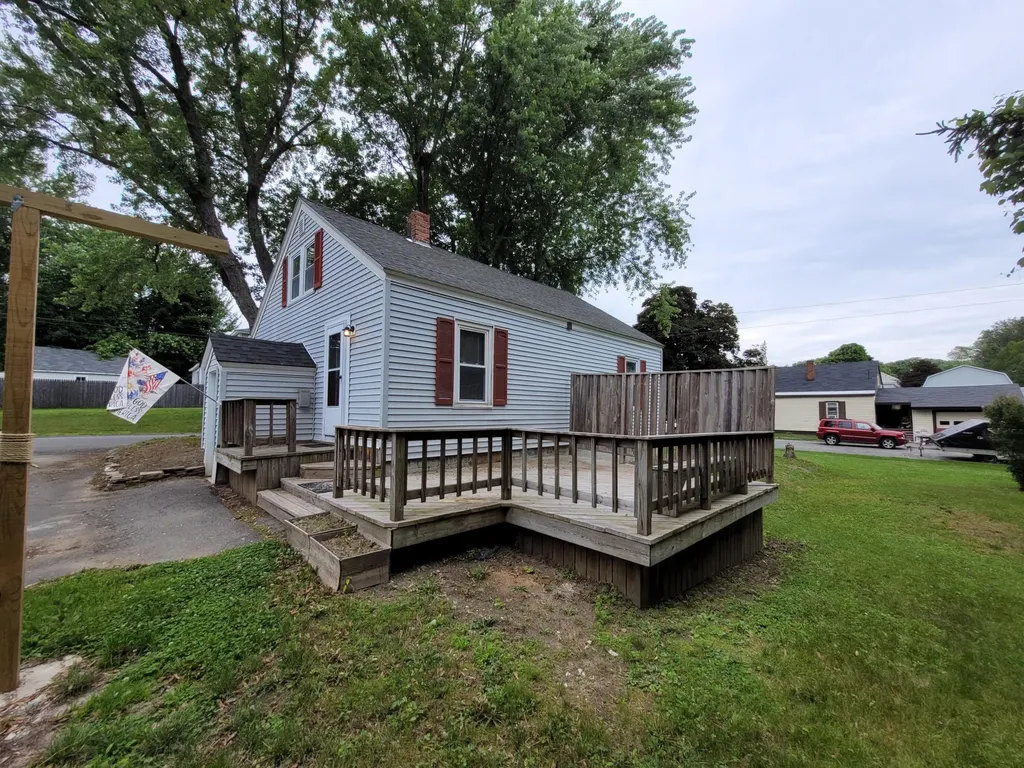 11 Hallowell Street Winslow ME 04901