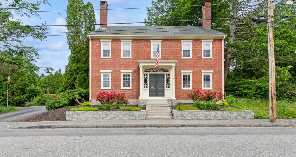 92 Middle Street Saco ME 04072