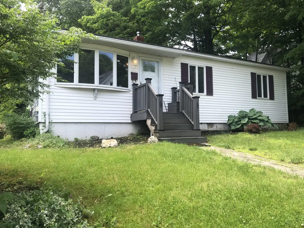 83 Eighth Street Auburn ME 04210