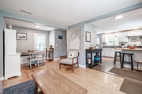 19 Ledgewood Drive Falmouth ME 04105