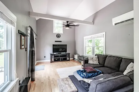 19 Ledgewood Drive Falmouth ME 04105