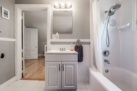 19 Ledgewood Drive Falmouth ME 04105