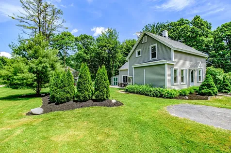 19 Ledgewood Drive Falmouth ME 04105