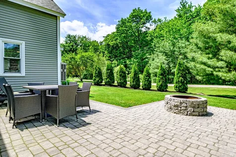 19 Ledgewood Drive Falmouth ME 04105