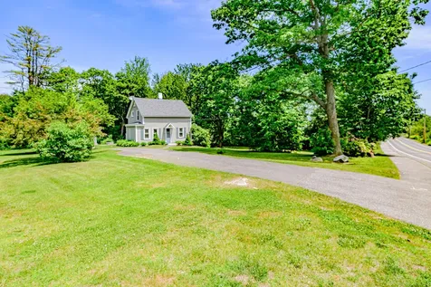 19 Ledgewood Drive Falmouth ME 04105