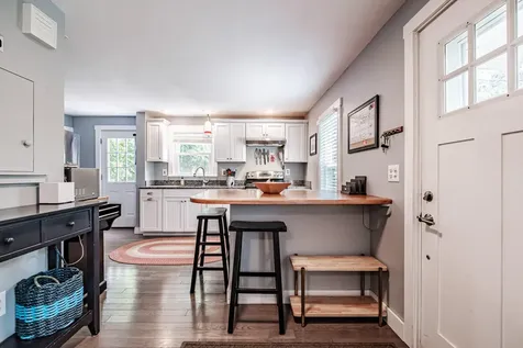 19 Ledgewood Drive Falmouth ME 04105