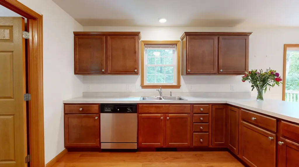 27 Bobolink Lane Thomaston ME 04861