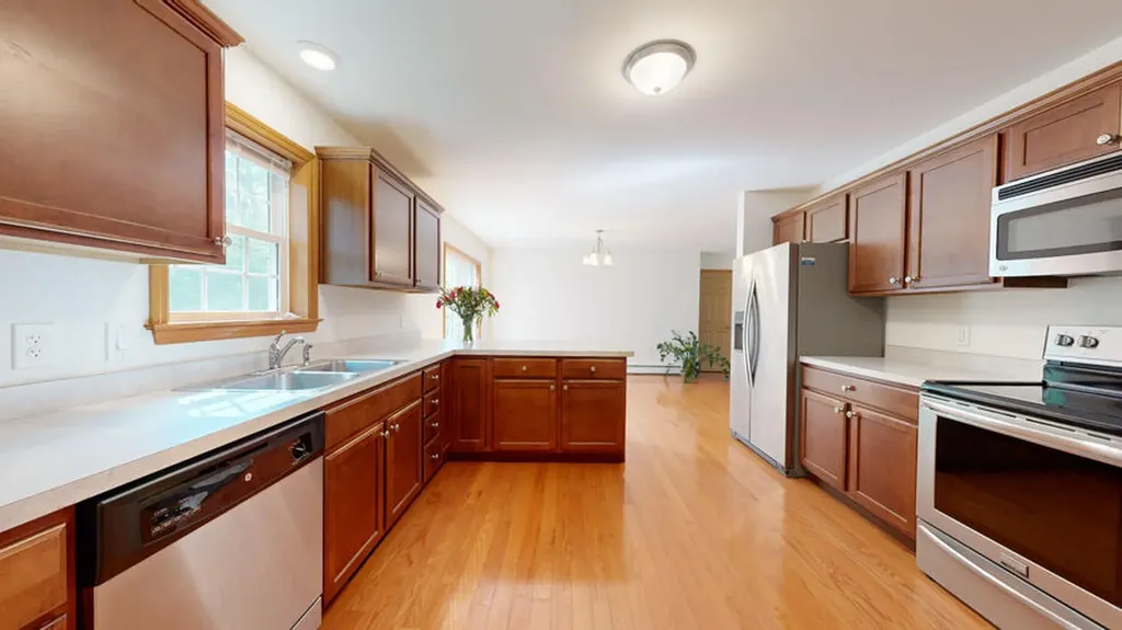 27 Bobolink Lane Thomaston ME 04861