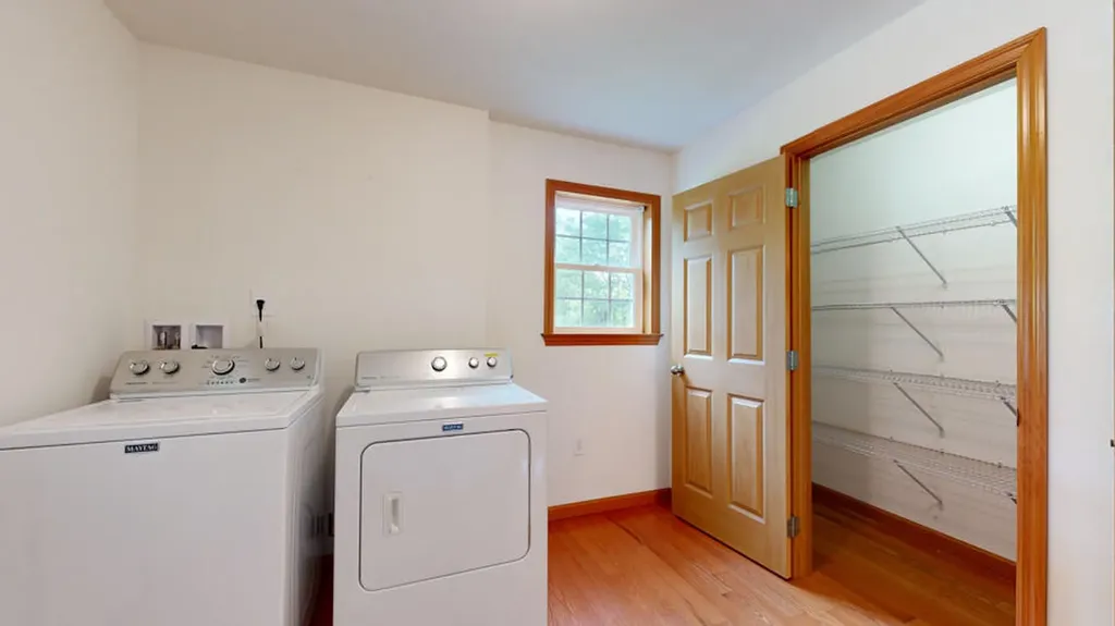 27 Bobolink Lane Thomaston ME 04861