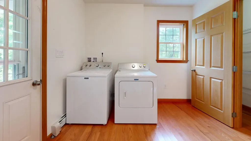 27 Bobolink Lane Thomaston ME 04861