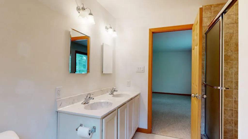 27 Bobolink Lane Thomaston ME 04861