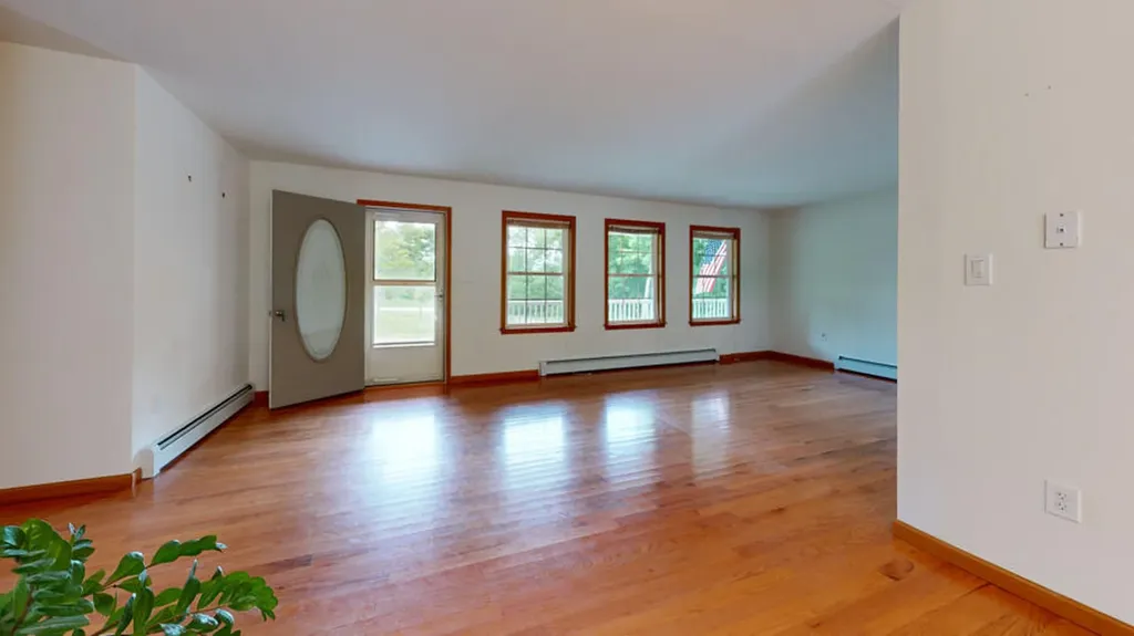 27 Bobolink Lane Thomaston ME 04861