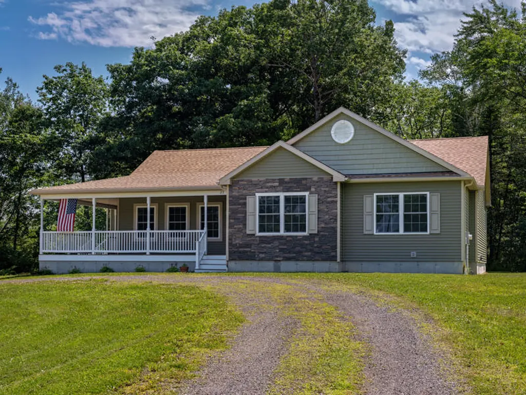 27 Bobolink Lane Thomaston ME 04861