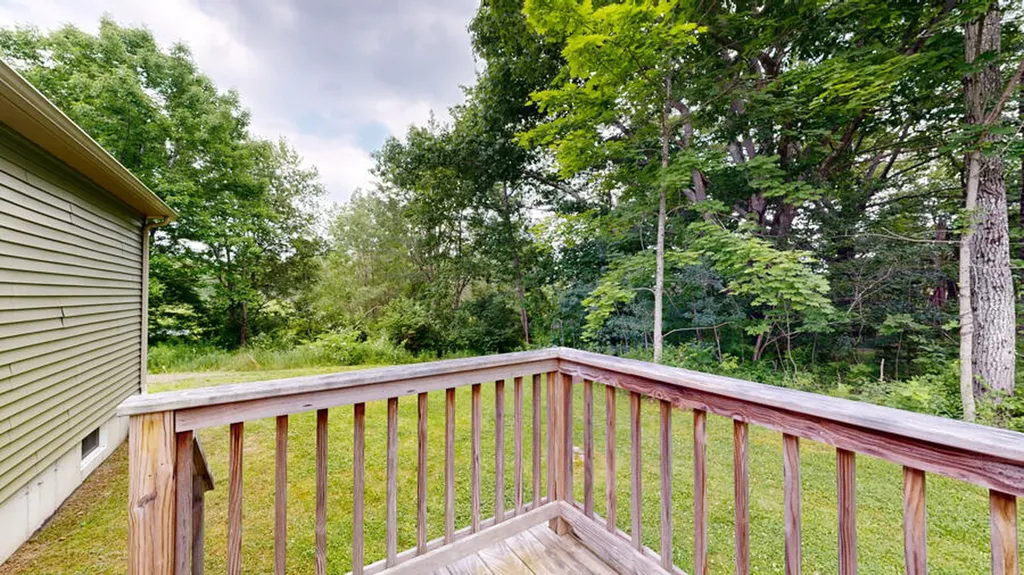 27 Bobolink Lane Thomaston ME 04861