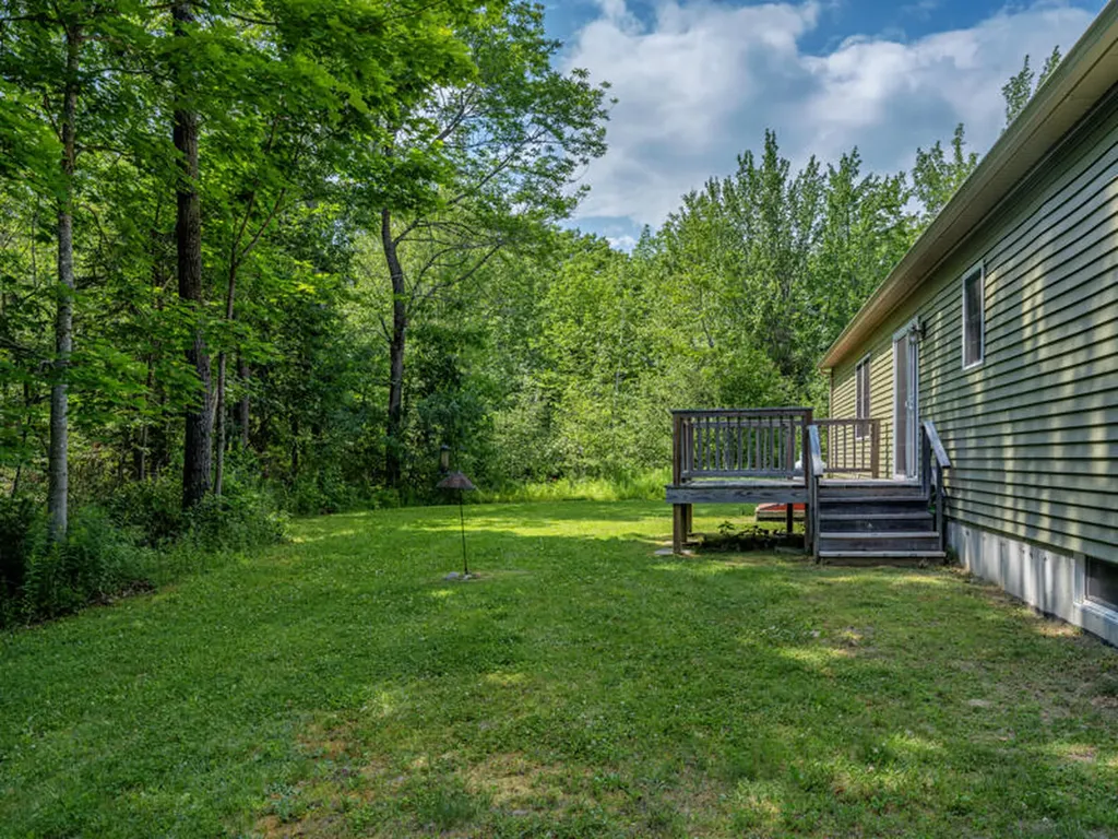 27 Bobolink Lane Thomaston ME 04861