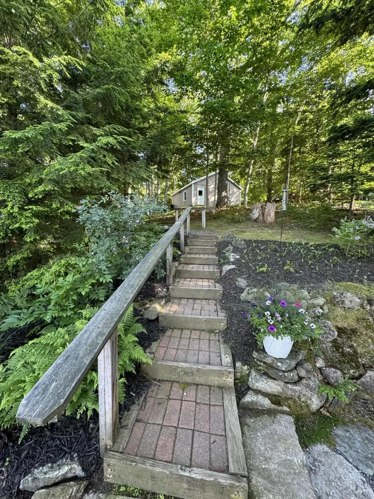 22 Dream Lane Richmond ME 04357