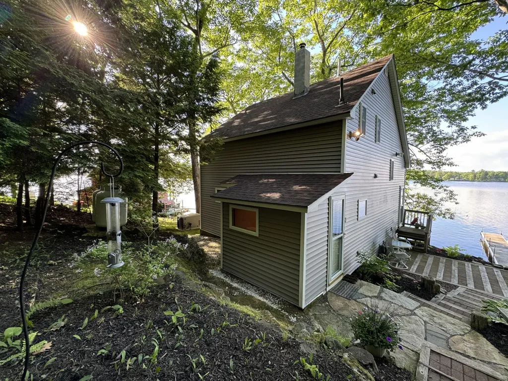 22 Dream Lane Richmond ME 04357