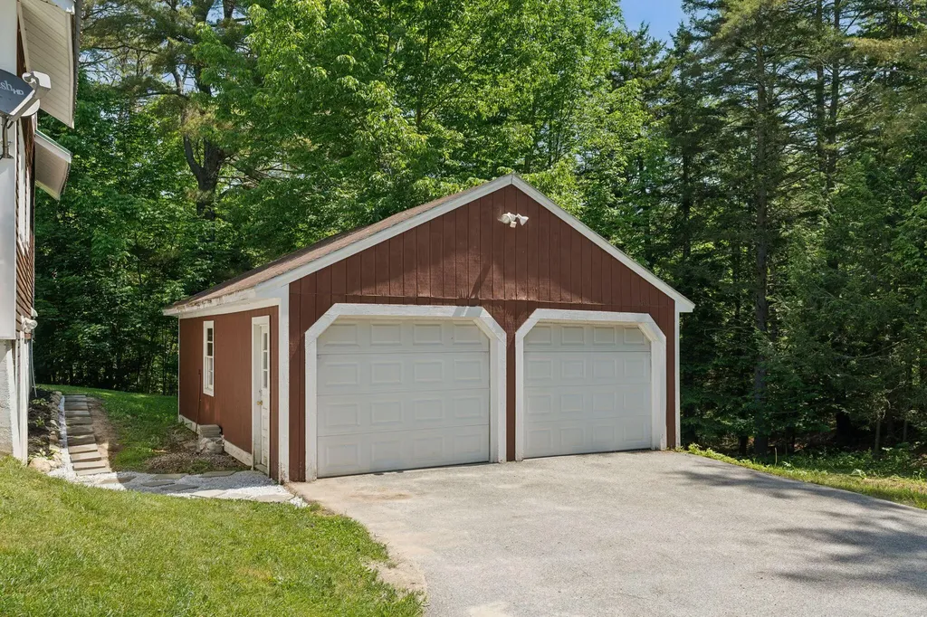 13 Old Flying Point Road Freeport ME 04032