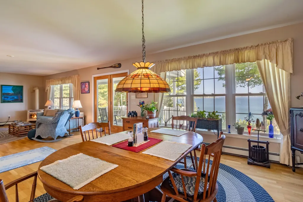 55 Fox Run Lamoine ME 04605