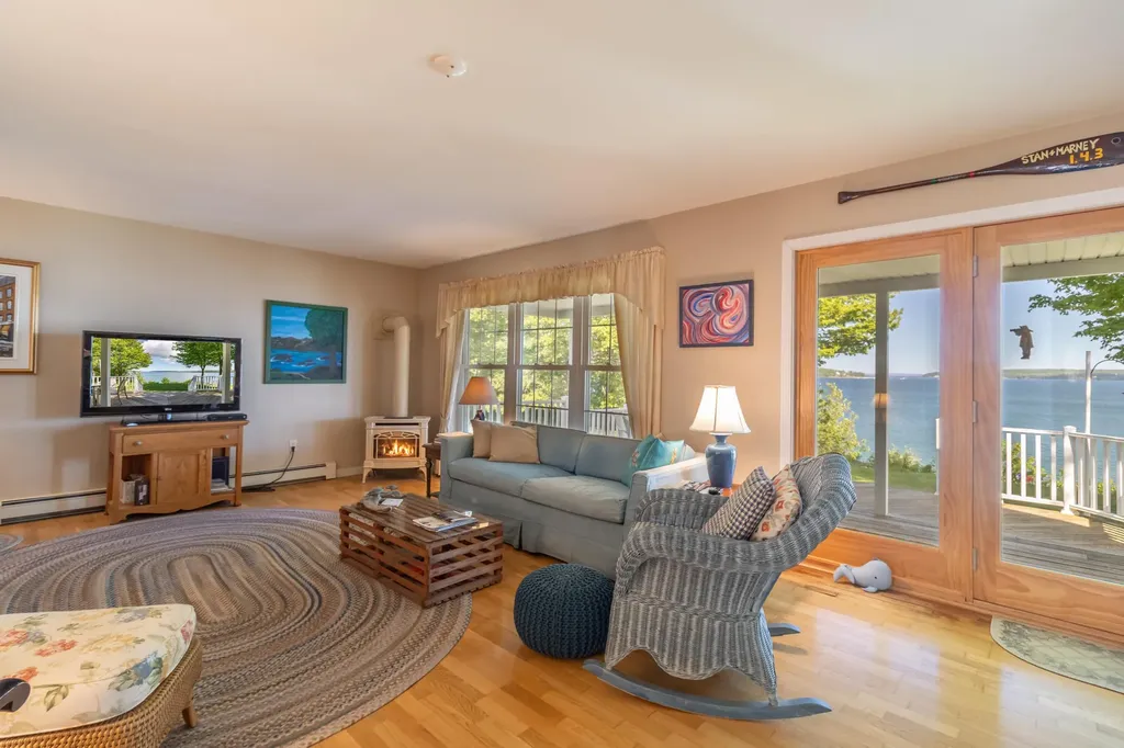 55 Fox Run Lamoine ME 04605