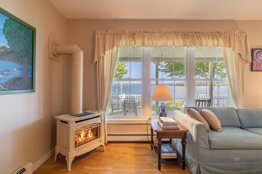 55 Fox Run Lamoine ME 04605