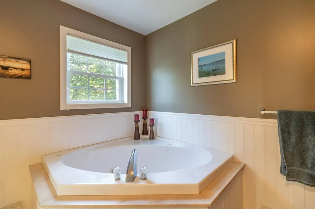 55 Fox Run Lamoine ME 04605