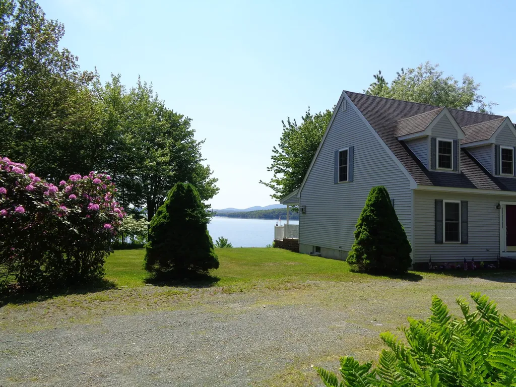 55 Fox Run Lamoine ME 04605