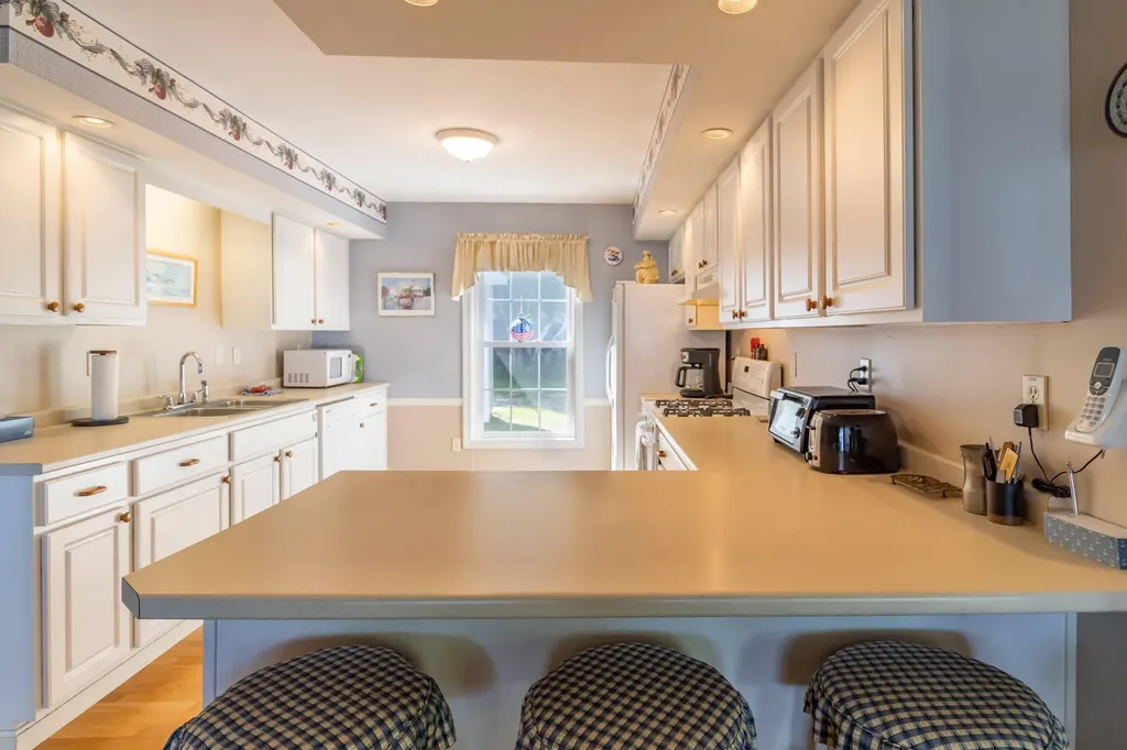 55 Fox Run Lamoine ME 04605