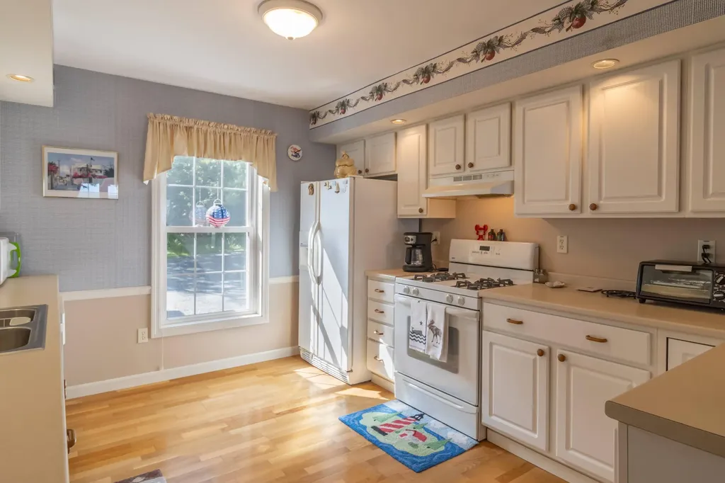 55 Fox Run Lamoine ME 04605