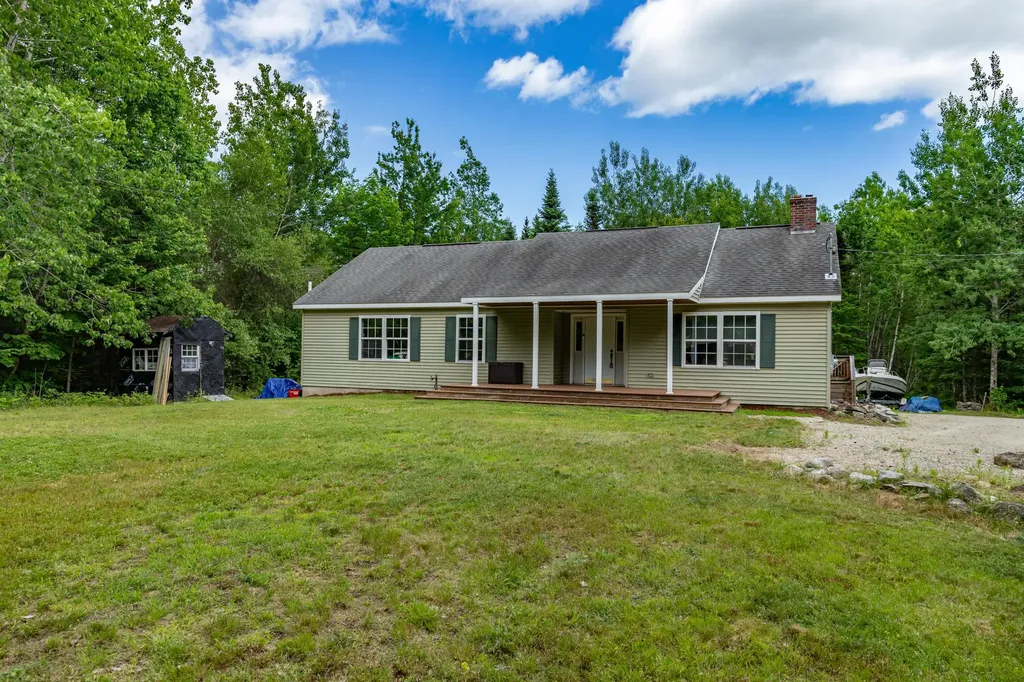 92 Nicolin Road Ellsworth ME 04605
