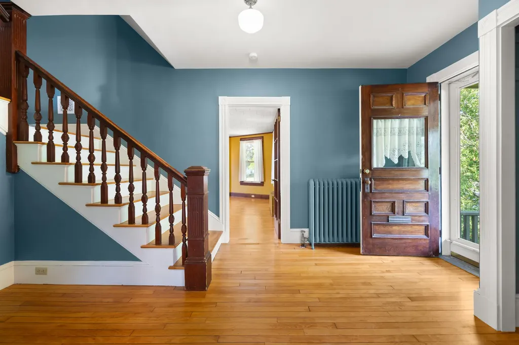 212 Main Street Orono ME 04473