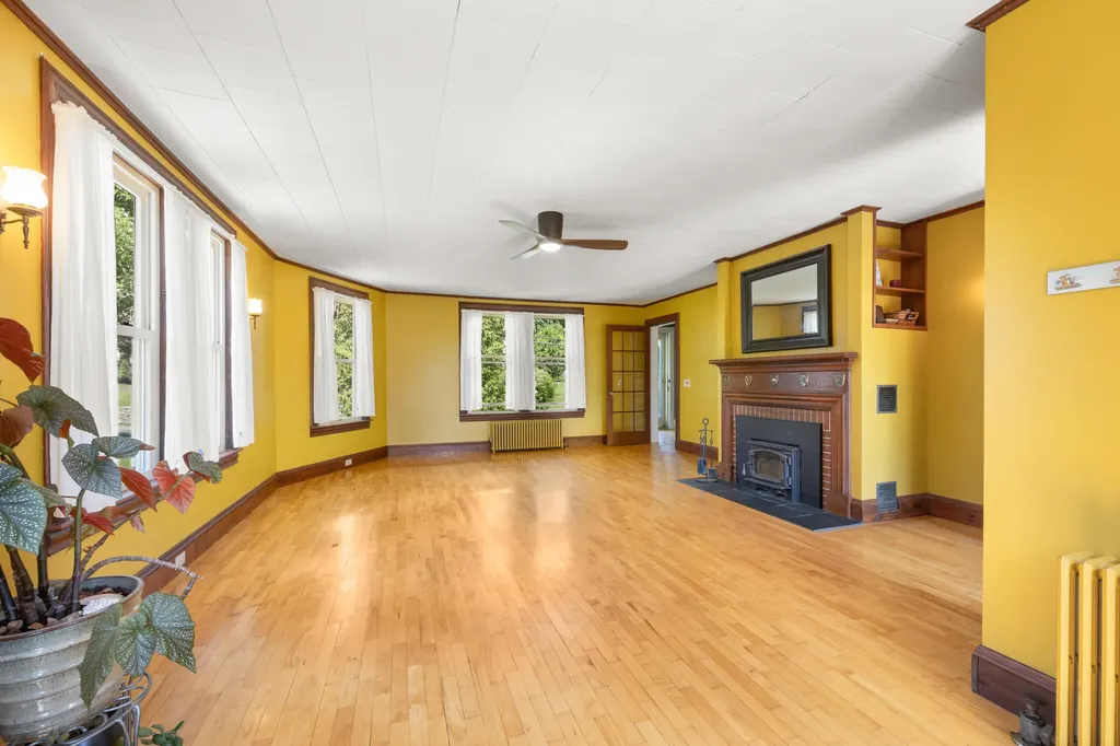 212 Main Street Orono ME 04473