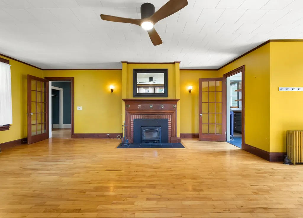 212 Main Street Orono ME 04473
