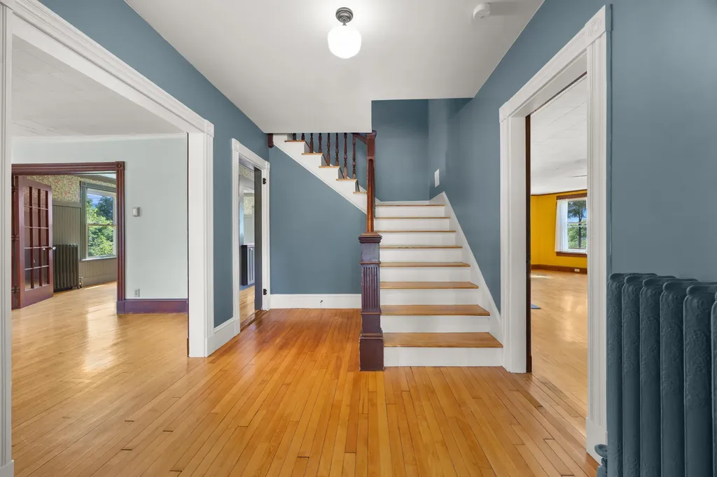 212 Main Street Orono ME 04473