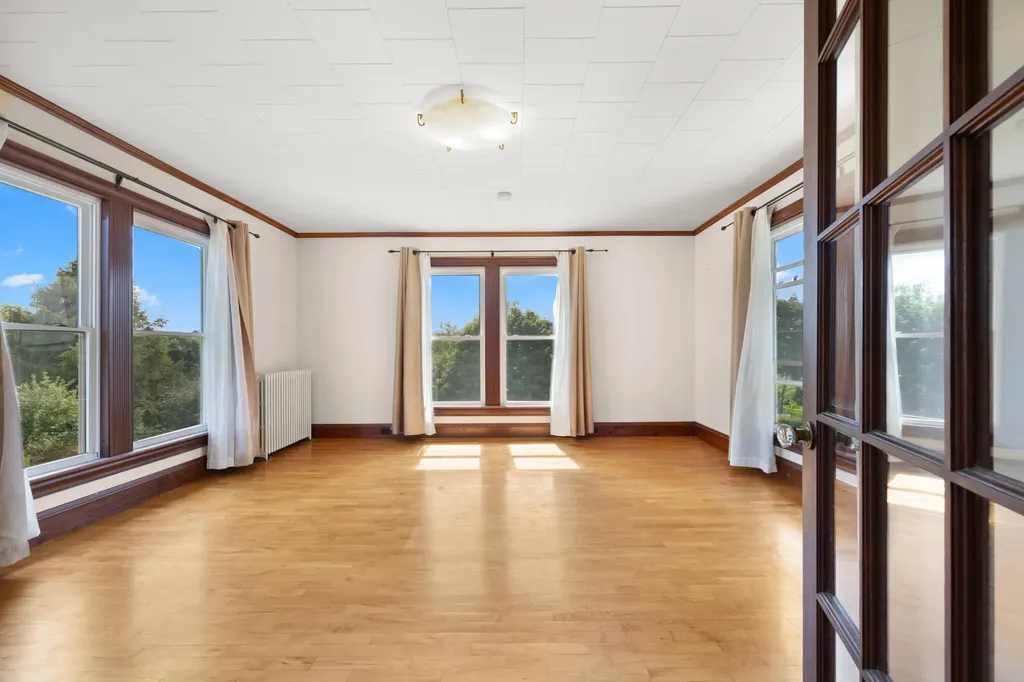 212 Main Street Orono ME 04473